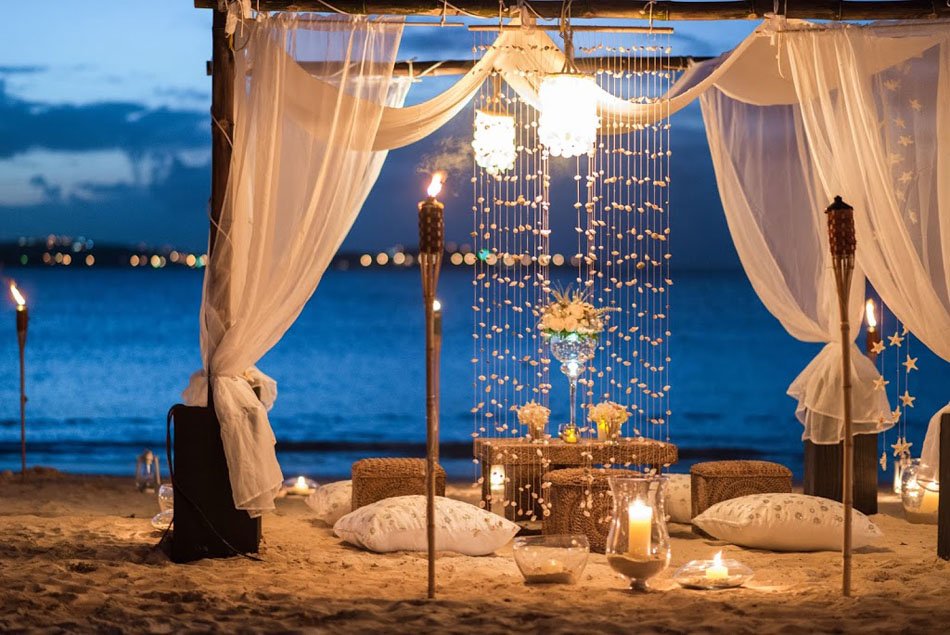 Diner sur une plage à Saly au Sénégal sur la petite côte